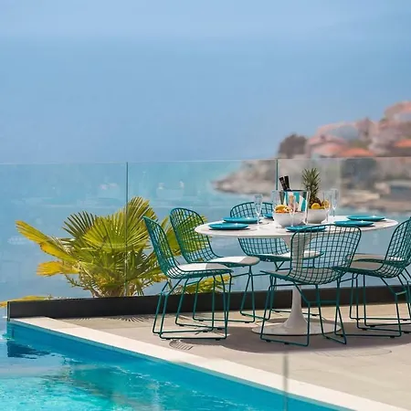 Luxury Riva With Infinity Pool Villa *