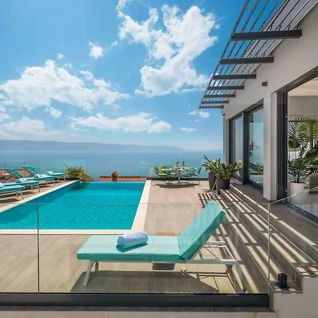 Luxury Riva With Infinity Pool * Okrug Gornji