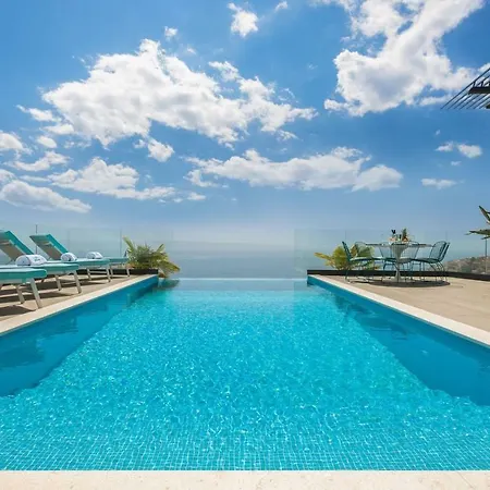 Villa Luxury Riva With Infinity Pool Okrug Gornji