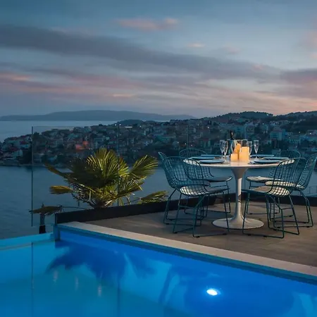 Luxury Riva With Infinity Pool *