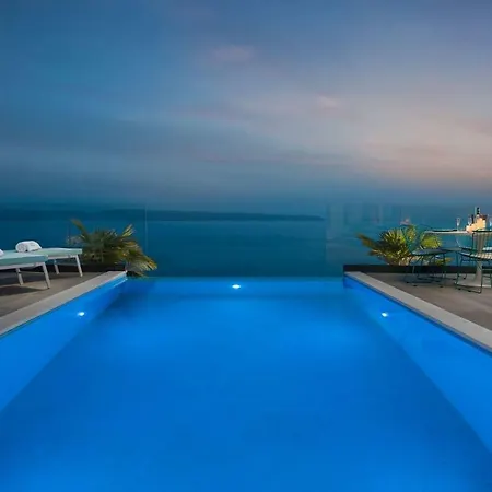 Luxury Riva With Infinity Pool Villa Okrug Gornji