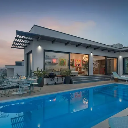 Luxury Riva With Infinity Pool Villa Okrug Gornji